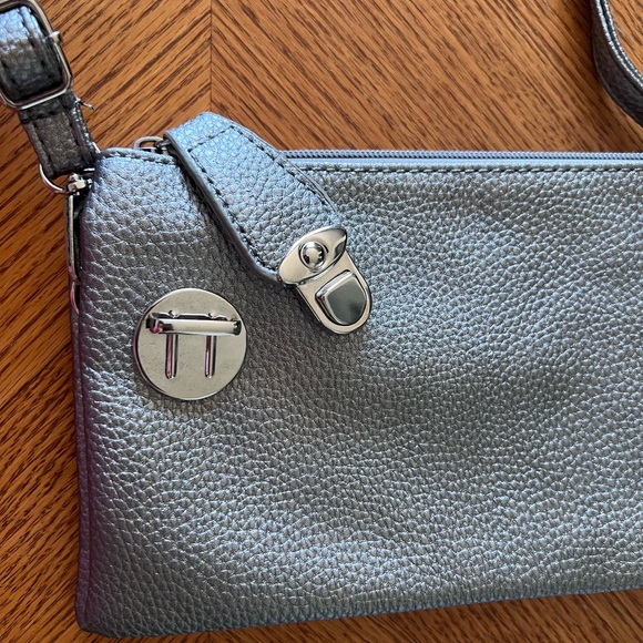 GUN METAL SLING PURSE - Picture 8 of 8